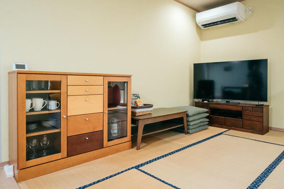 Living room, air conditioner