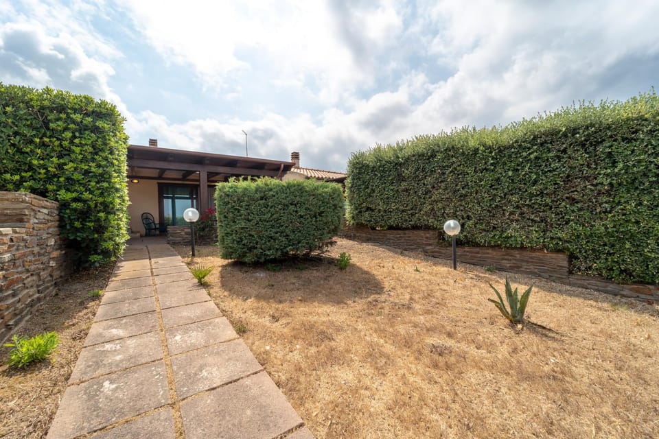 Property building, Day, Garden, Garden view