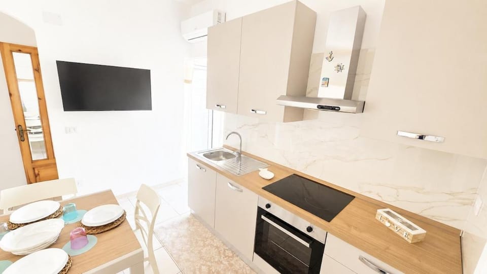 TV and multimedia, Kitchen or kitchenette