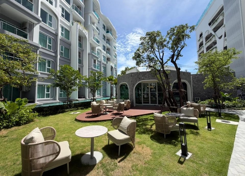 Property building, Day