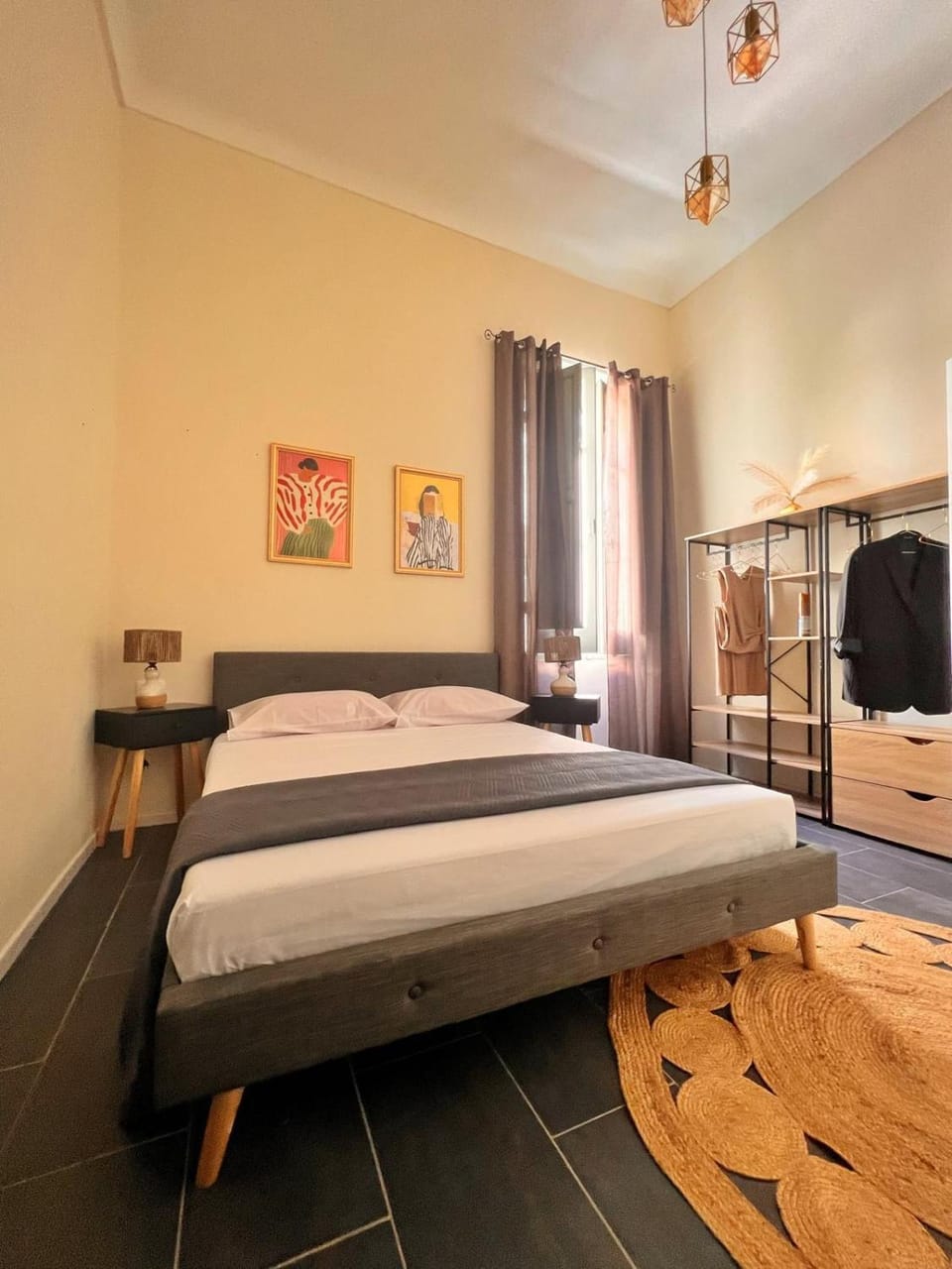 Bed, Photo of the whole room, Bedroom