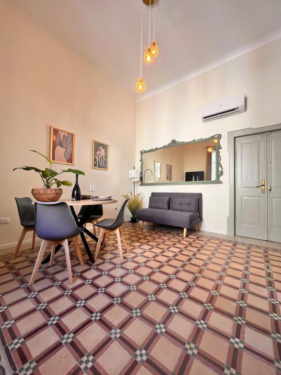 Living room, Photo of the whole room, Seating area, Dining area