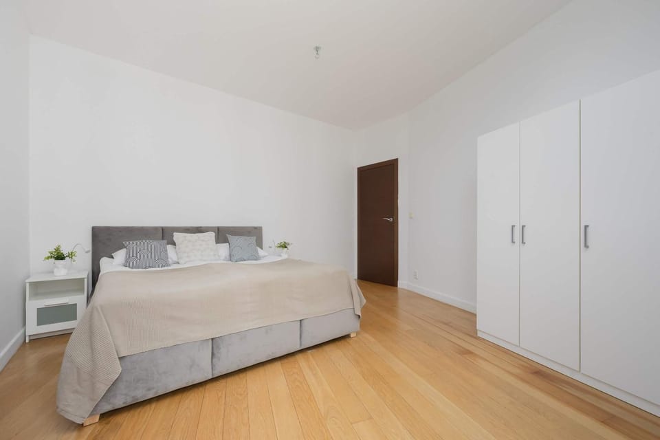 Bedroom, wardrobe