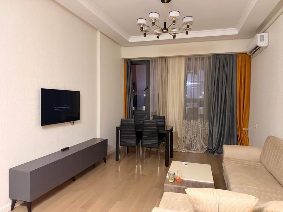 Дом у озеро House in Baku