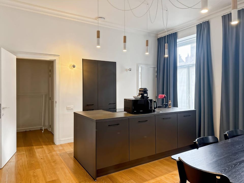 microwave, oven, kitchen