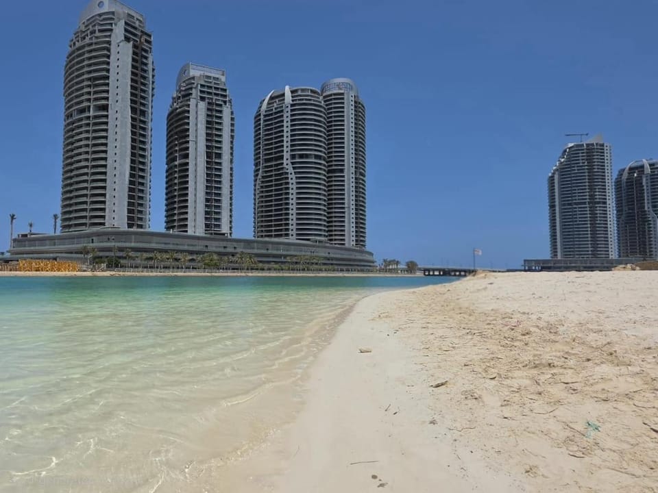 Chic Apt in Palm Hills Pool & Sea View شقة فاخرة بفيو بحر وحمام سباحة Apartment in Egypt