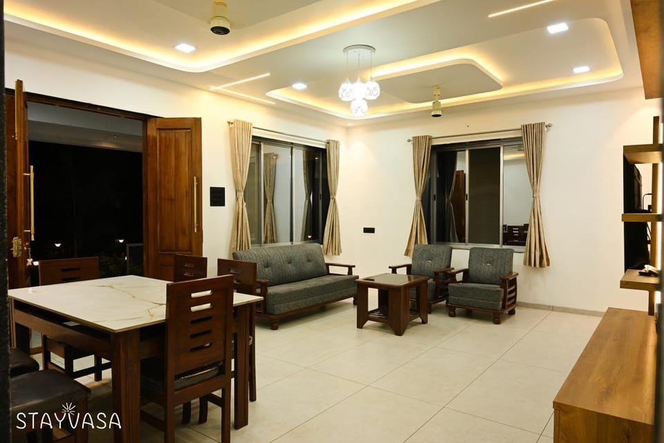 Living room, Seating area, Dining area