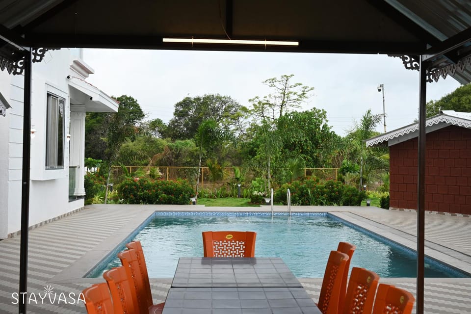 Pool view, Swimming pool
