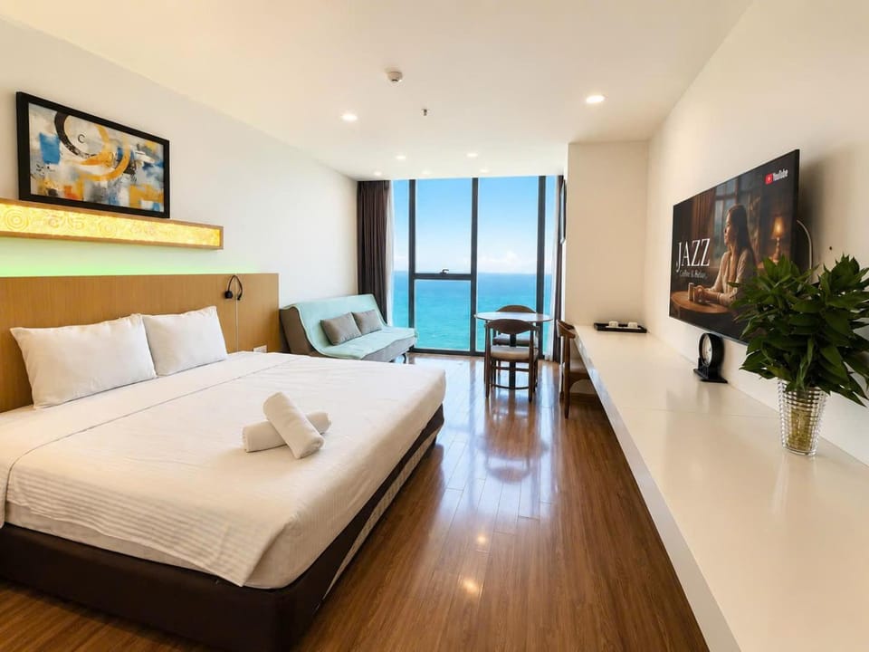 Photo of the whole room, Bedroom