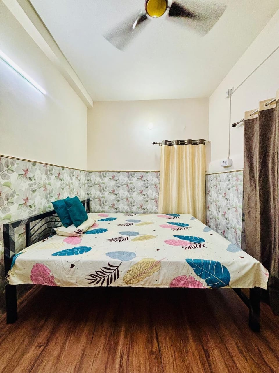 A cozy feeling 1bhk home in Nayabad mini bus stand Apartment in Kolkata