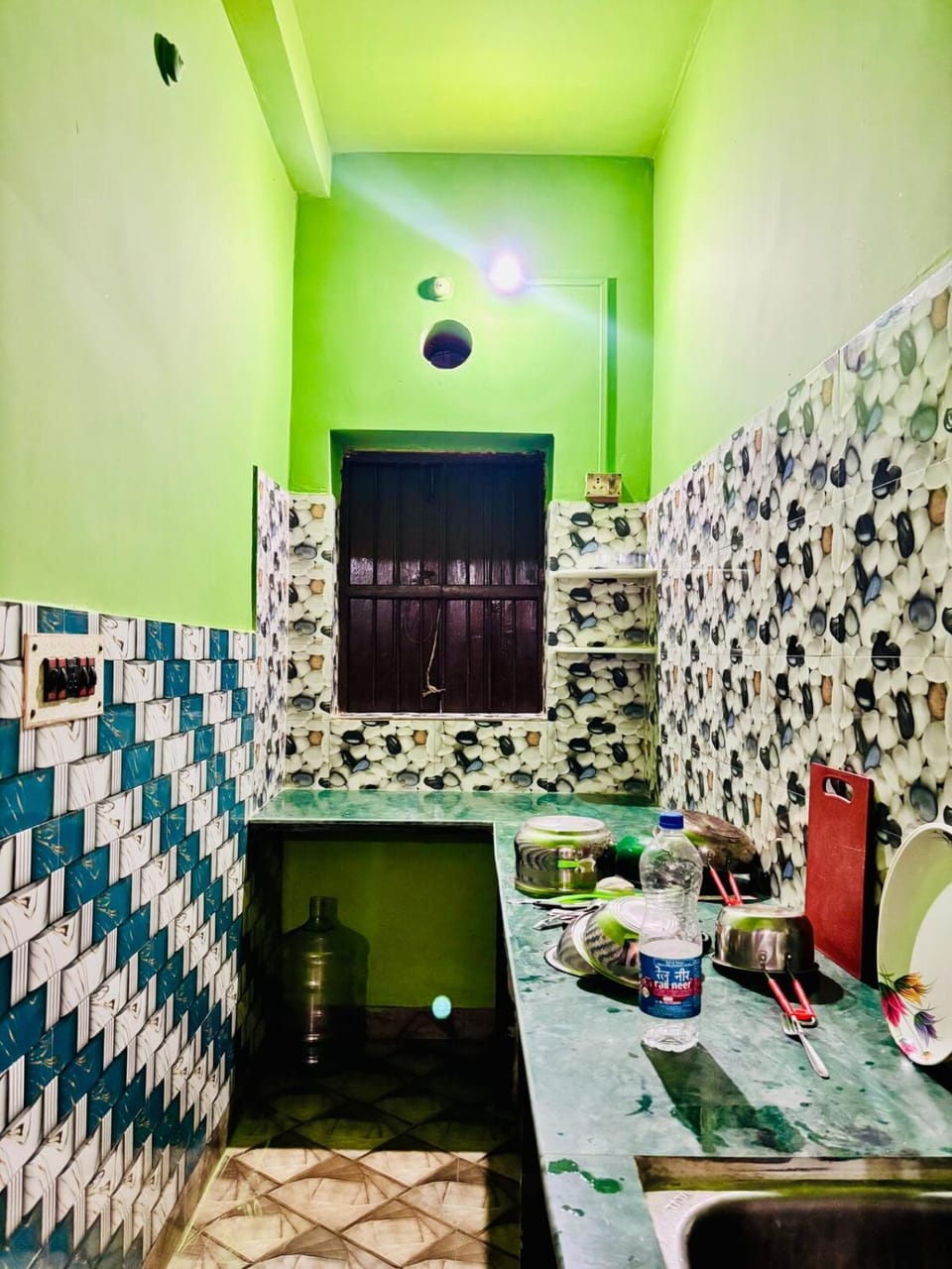A cozy feeling 1bhk home in Nayabad mini bus stand Apartment in Kolkata