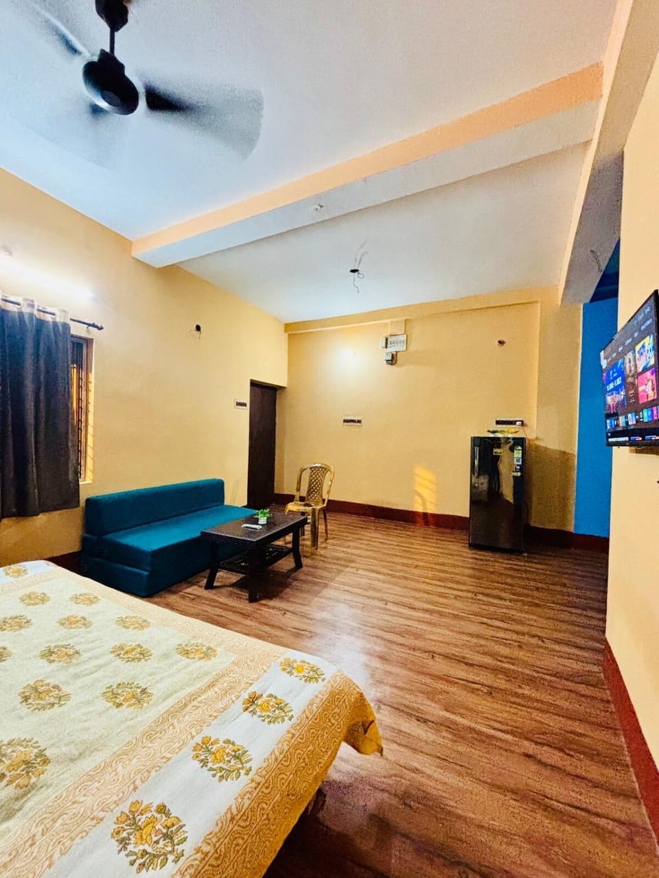 A cozy feeling 1bhk home in Nayabad mini bus stand Apartment in Kolkata