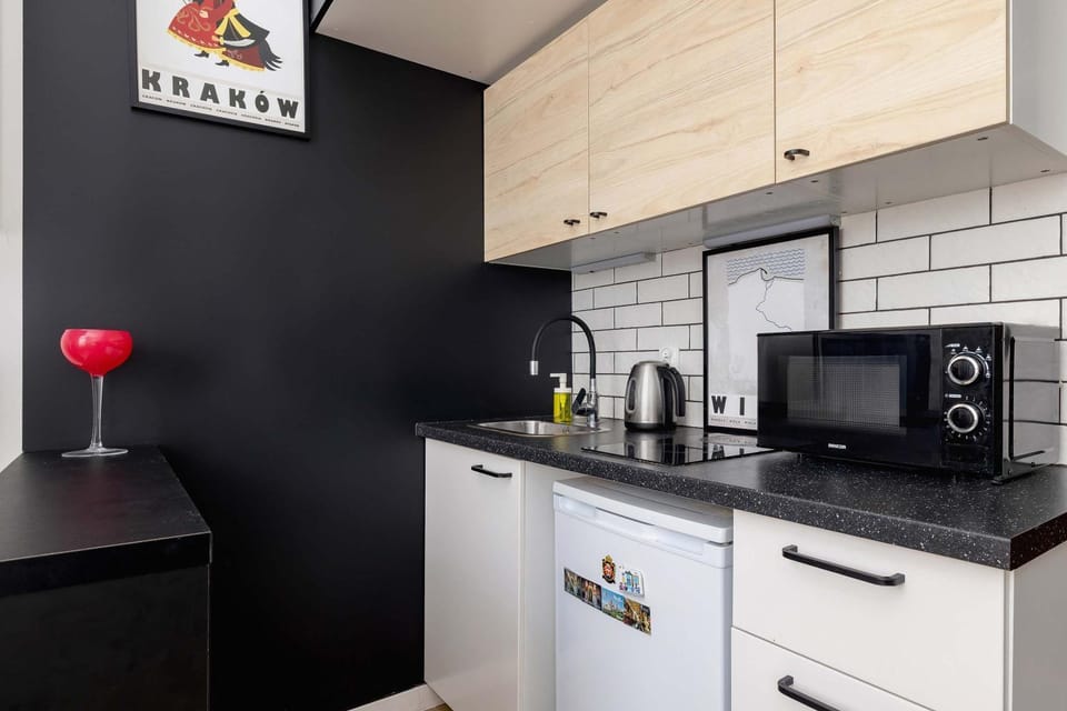 Coffee/tea facilities, Kitchen or kitchenette, microwave, stove