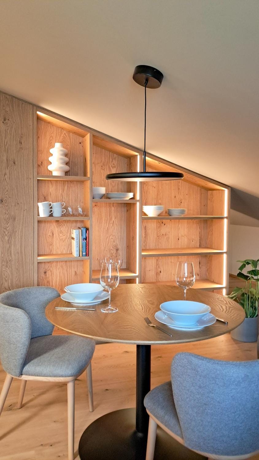 Seating area, Dining area