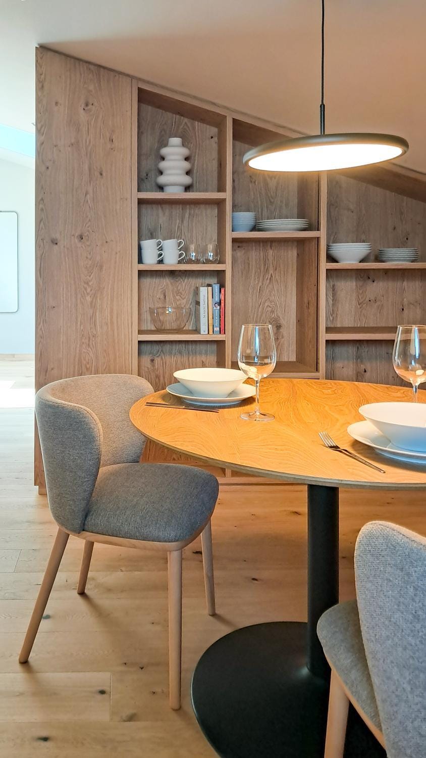 Seating area, Dining area