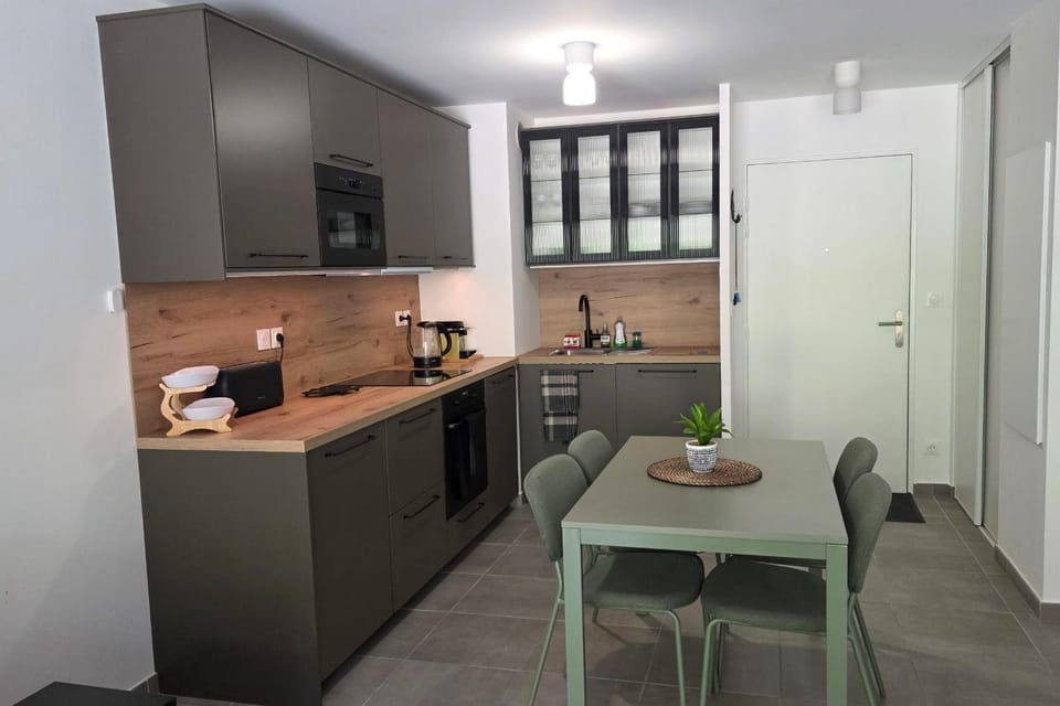 Modern apart with balcony and garage in Briançon Apartment in Briançon
