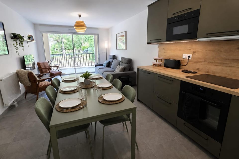 Modern apart with balcony and garage in Briançon Apartment in Briançon