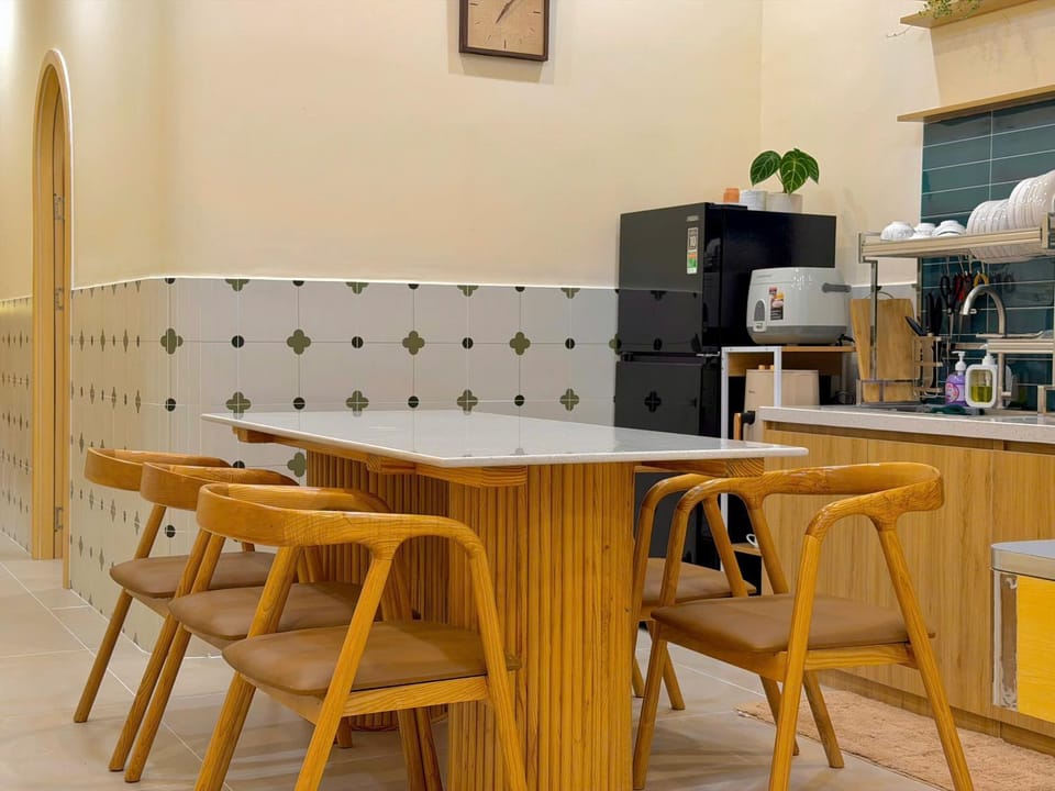 BBQ facilities, Coffee/tea facilities, Kitchen or kitchenette, Dining area, minibar, oven