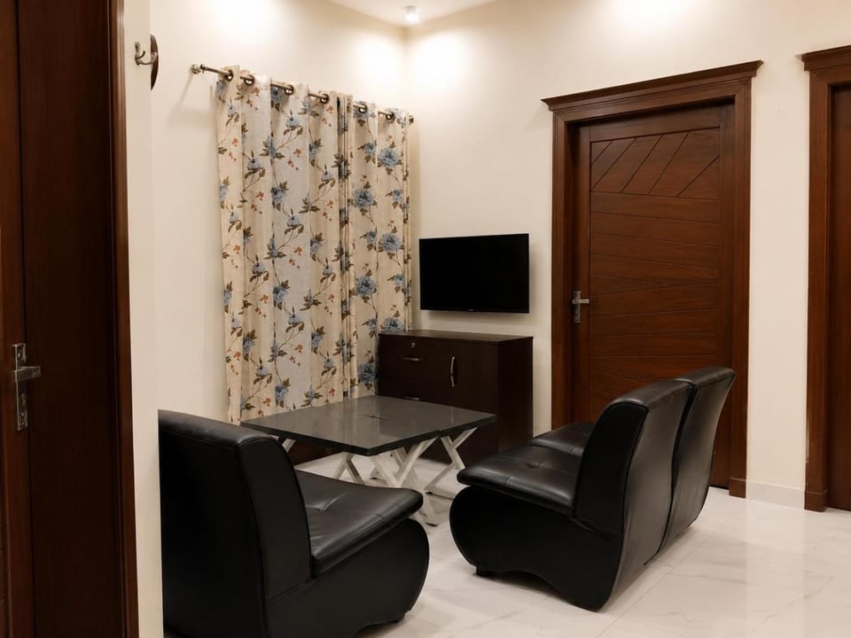 Majana Guest House Bahria Town Bed and Breakfast in Islamabad