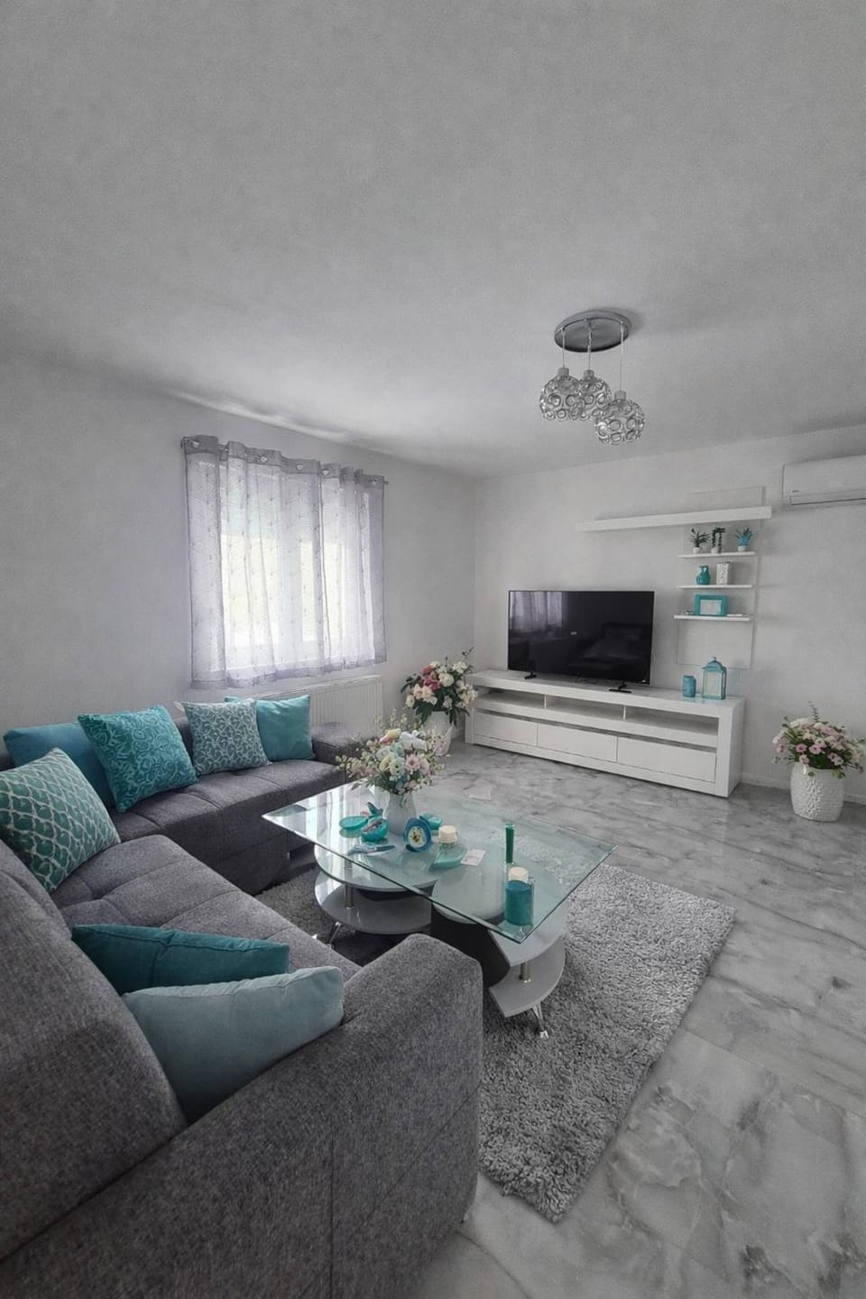 Communal lounge/ TV room, TV and multimedia, Living room
