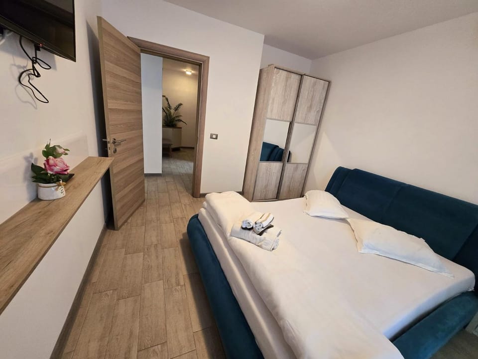 Superb Sea Side 3 Room Apartment - Beach Pool & Spa Resort Apartment in Constanța County