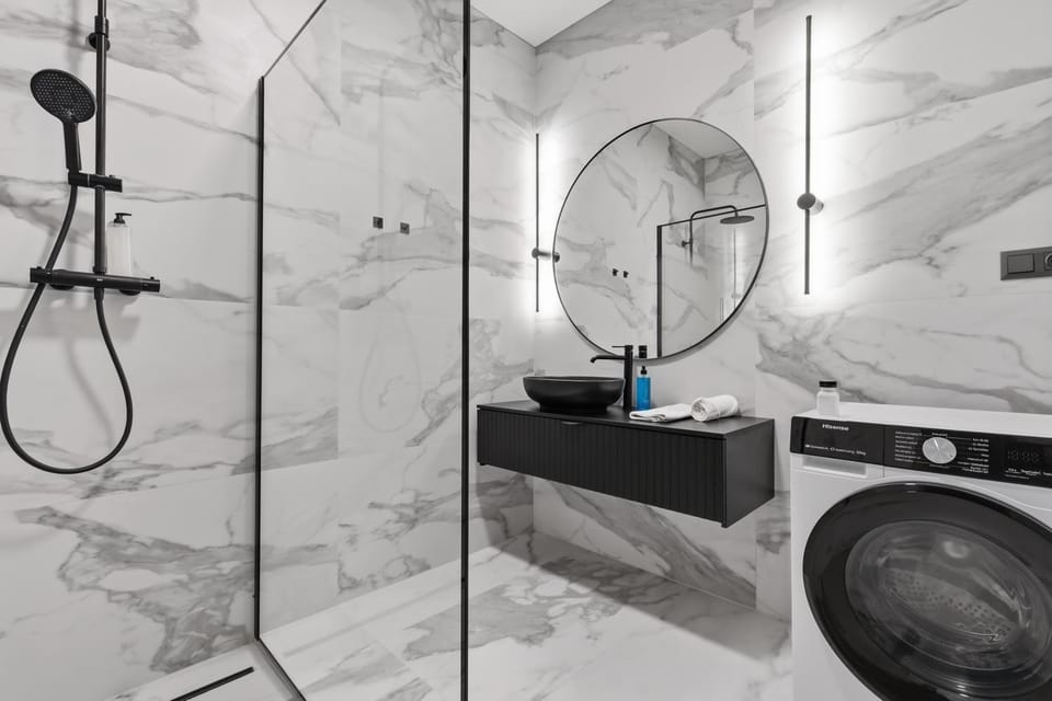 Shower, Bathroom, towels