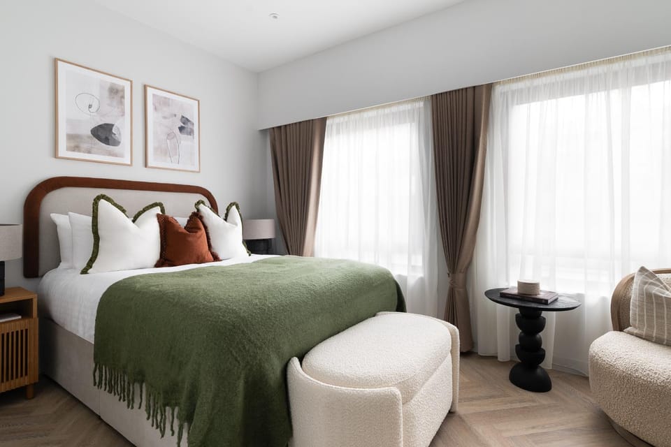 Bed, Photo of the whole room, Bedroom
