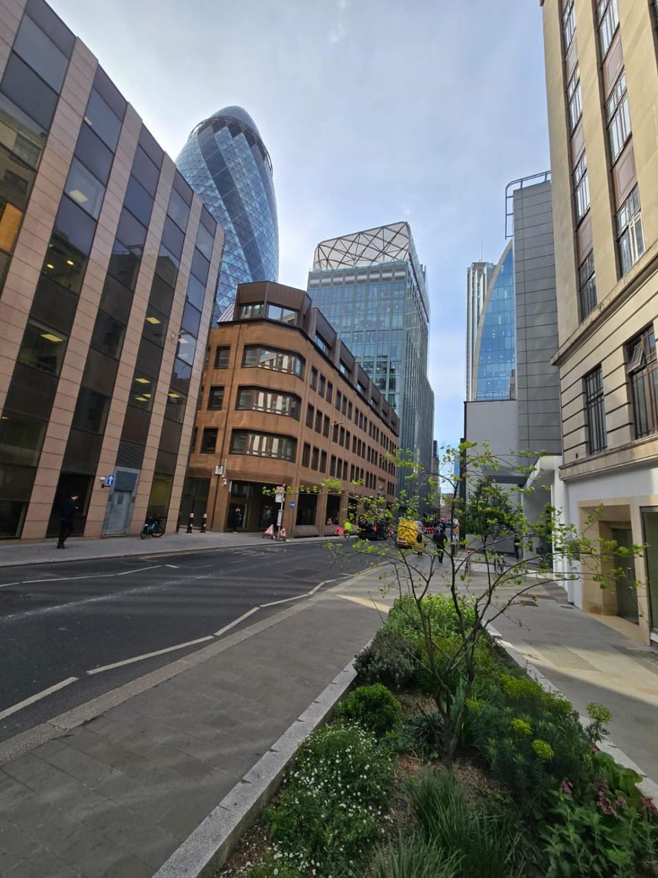 Property building, Day, Neighbourhood, City view, Street view, Location