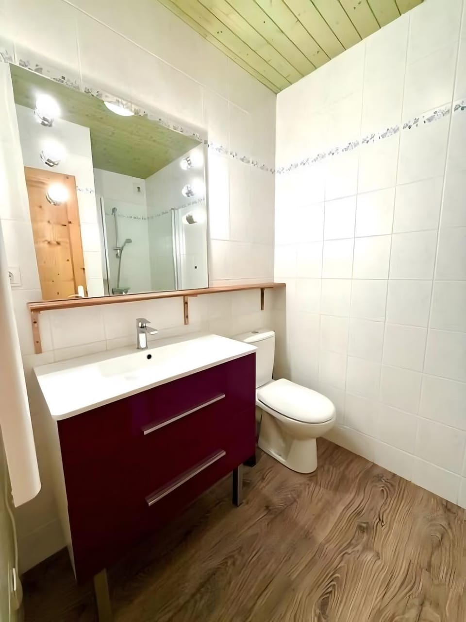 Bathroom, Living room