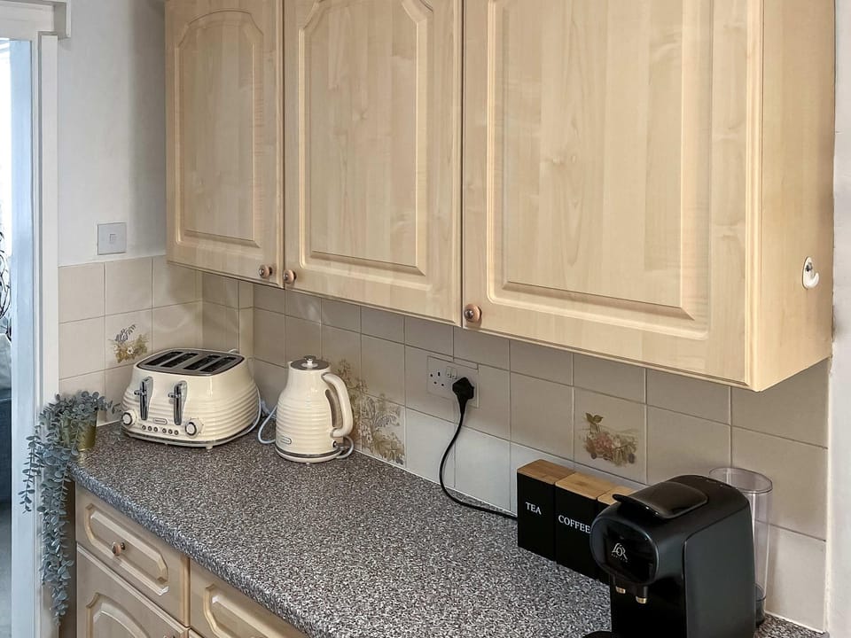 Coffee/tea facilities, toaster