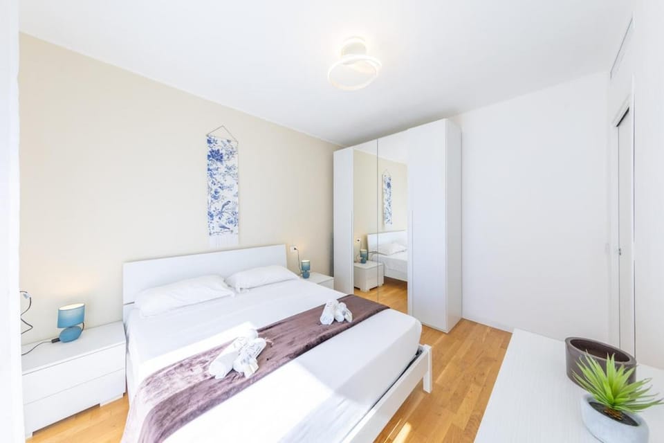 City Stay Luxury and Design, 4 beds with AC Apartment in Milan