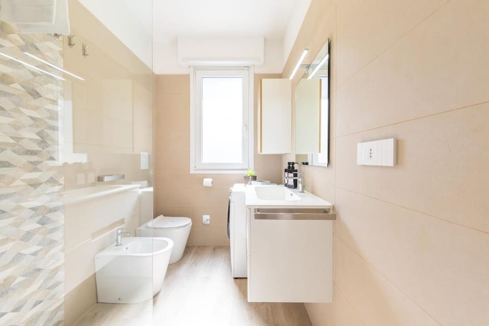 City Stay Luxury and Design, 4 beds with AC Apartment in Milan