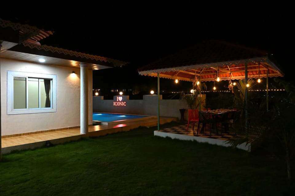Night, Swimming pool