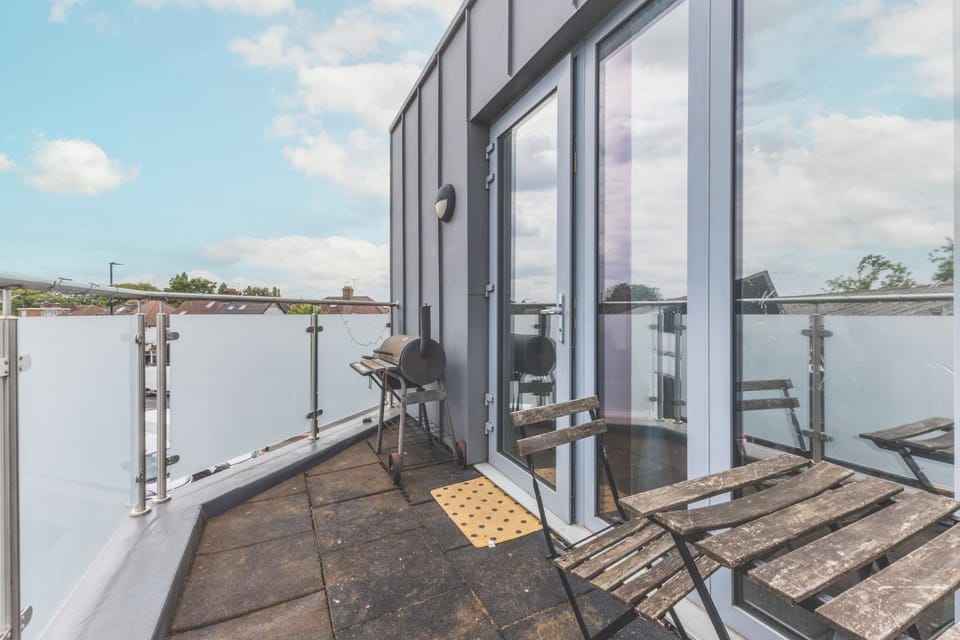 Cozy 1BDR Flat with Fast WiFi near Heathrow Apartment in Southall
