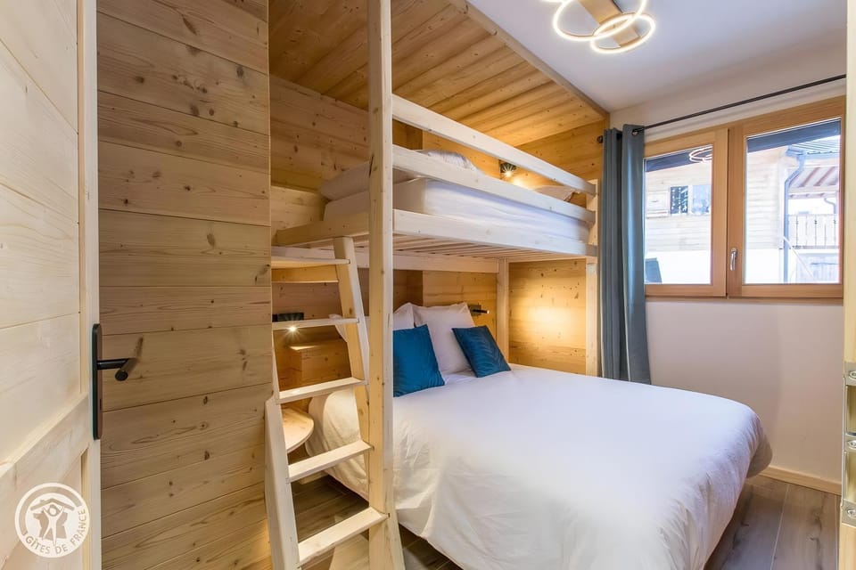 Property building, Living room, Bedroom