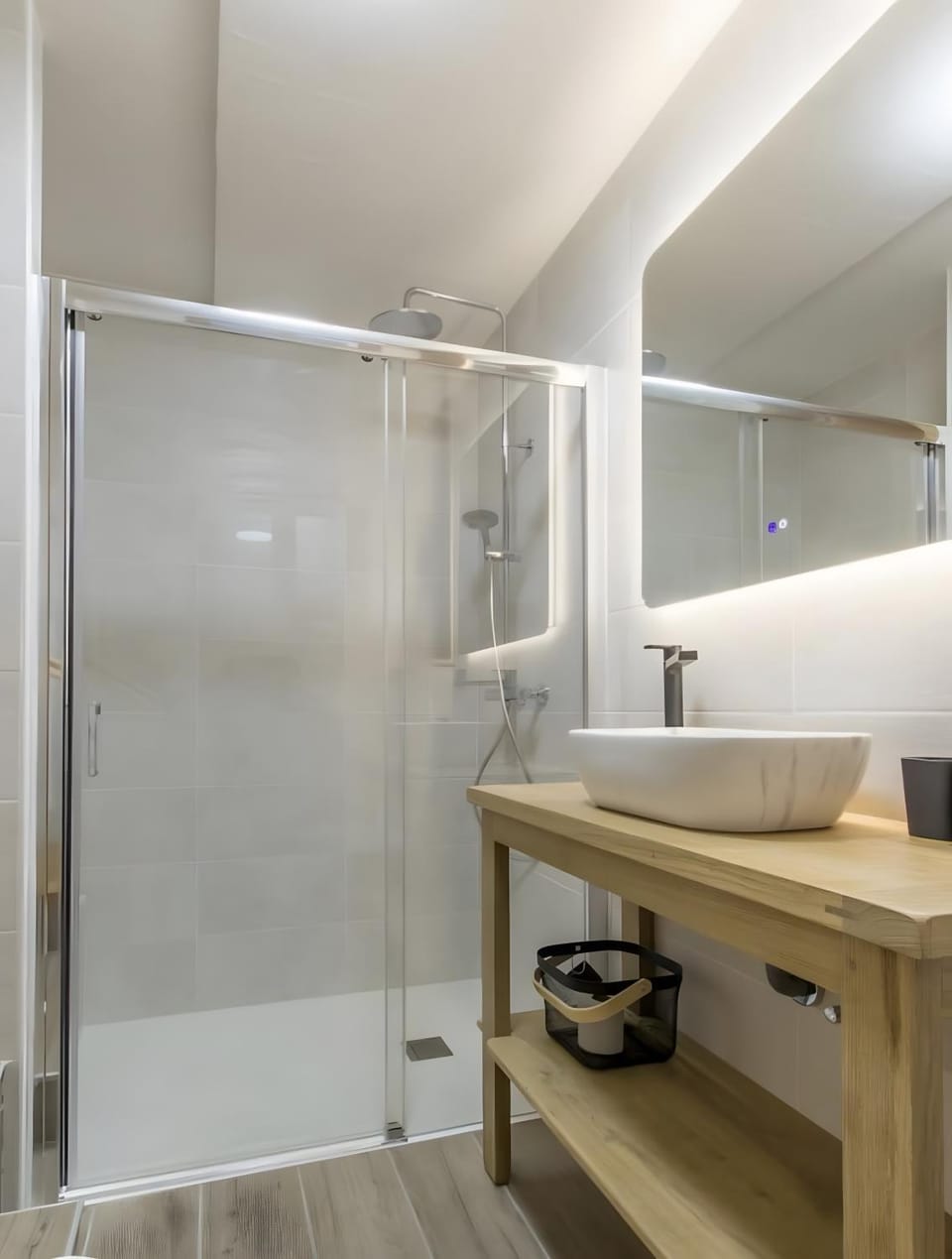 Bathroom, Living room