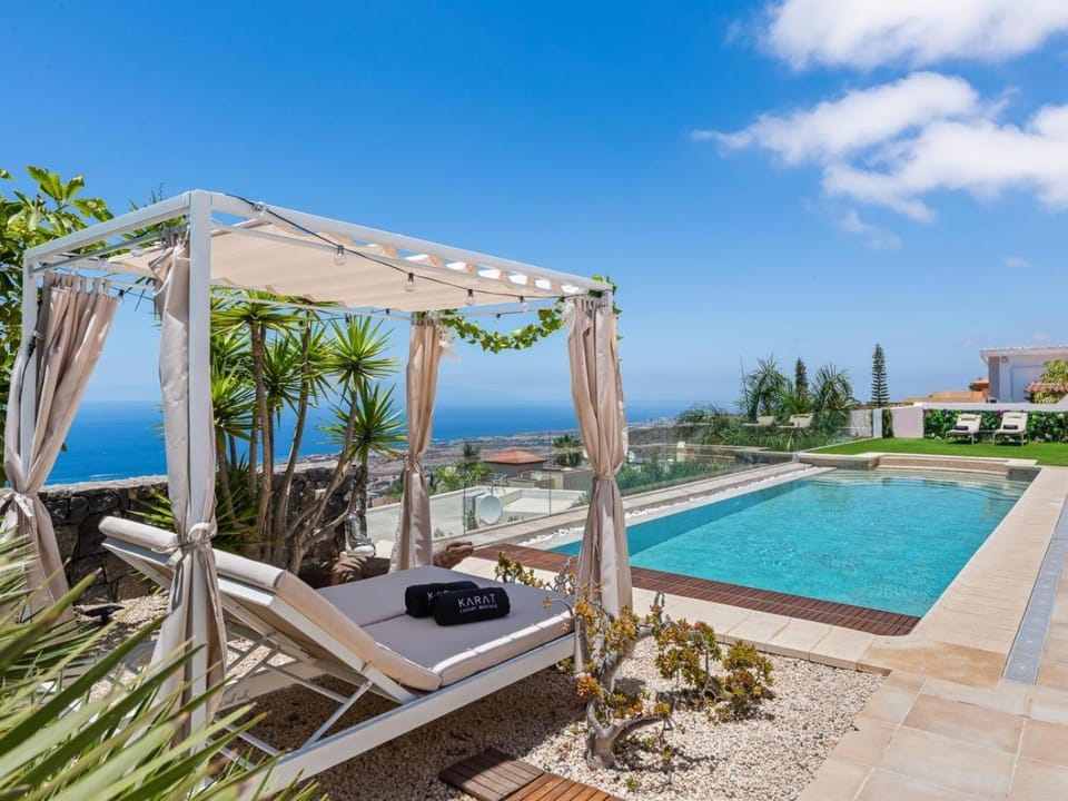 KARAT Villa Ambassador House in Costa Adeje