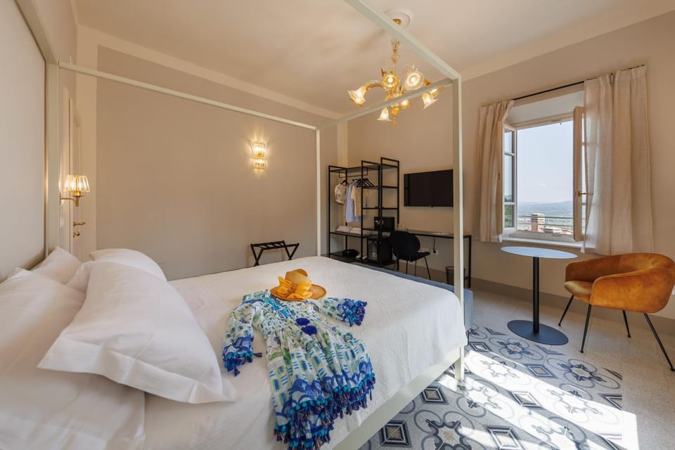 Living room, Bedroom