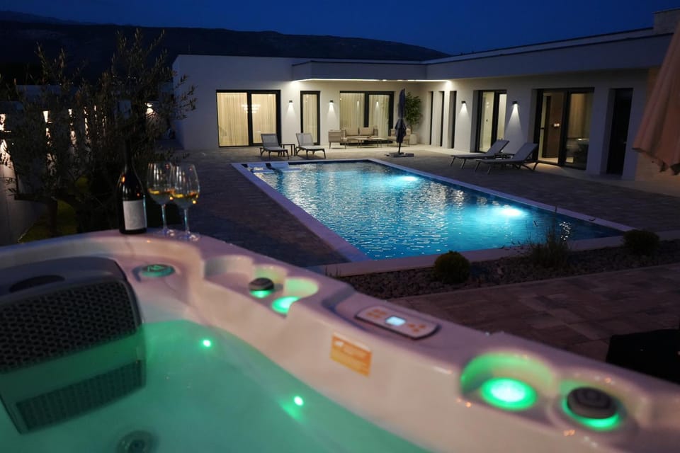 Night, Hot Tub, Pool view, Swimming pool