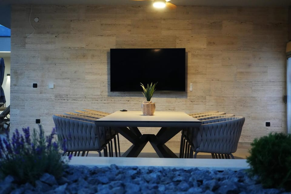 Communal lounge/ TV room, TV and multimedia, Evening entertainment