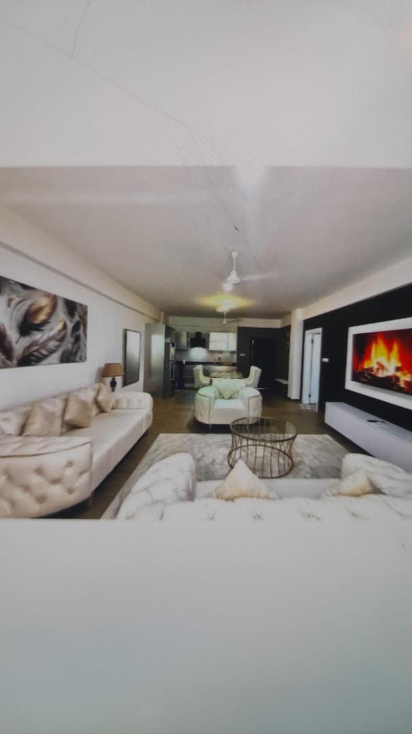 TV and multimedia, Kitchen or kitchenette, Seating area