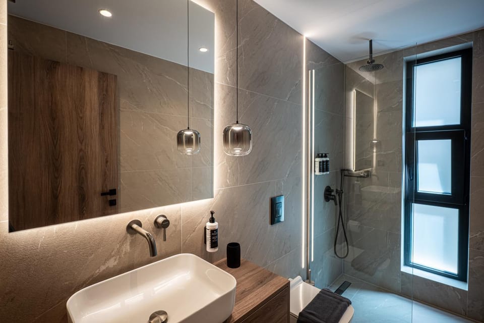 Shower, Toilet, Bathroom