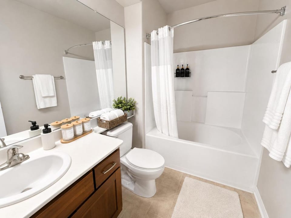 Shower, Toilet, Bathroom, Bath, towels