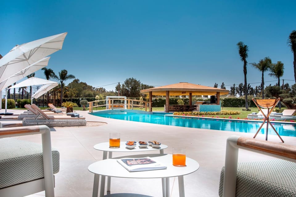 Patio, Day, Food and drinks, Pool view, Swimming pool, sunbed
