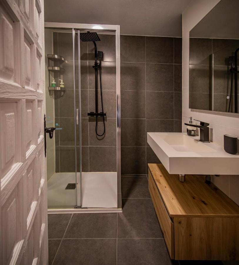 Aura Suites Viveiro Apartment in Viveiro
