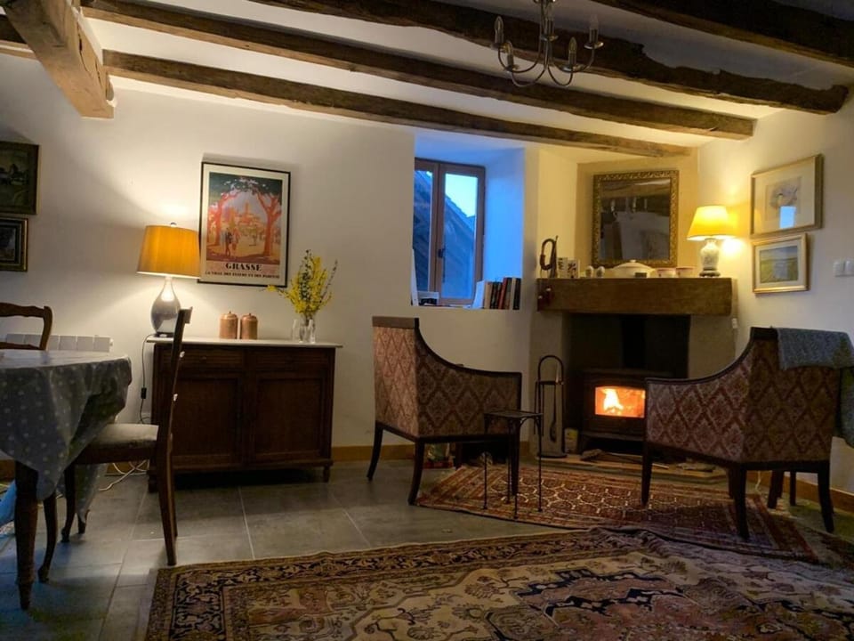 La Charmante Maison Berrychon House in Centre-Val de Loire