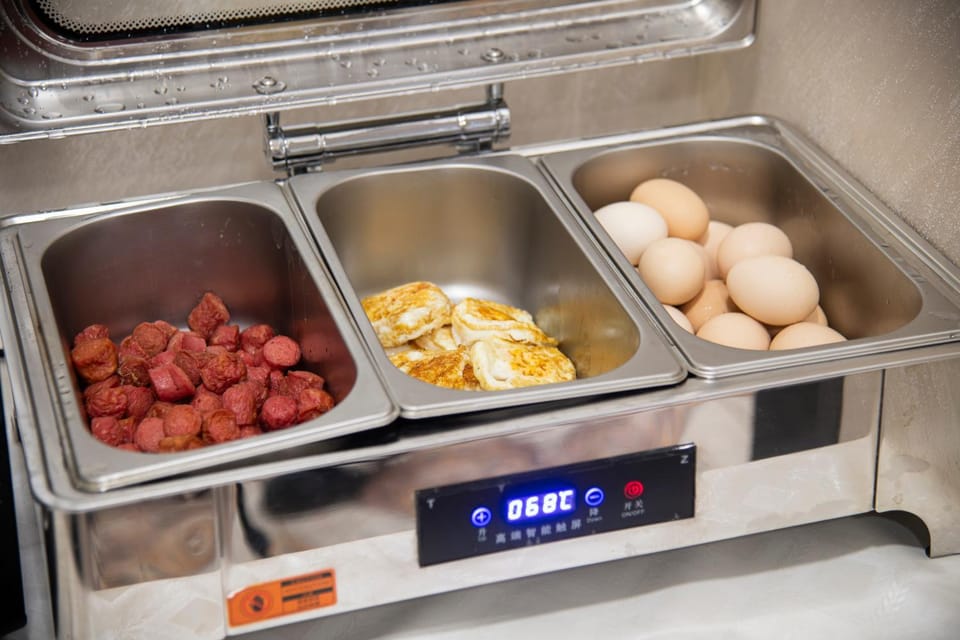 Kitchen or kitchenette, Food and drinks, Food