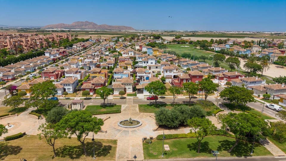 Neighbourhood, Street view