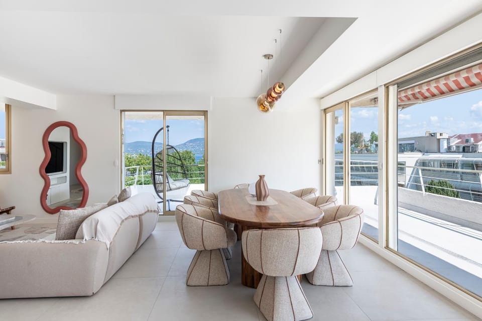 Patio, Natural landscape, View (from property/room), Balcony/Terrace, Living room, Seating area, Dining area