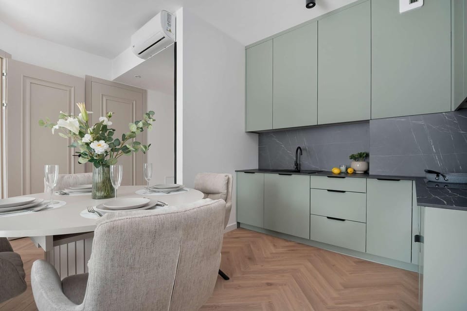Kitchen or kitchenette, pet friendly, stove, air conditioner
